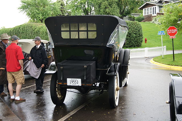 1912 cadillac model 30 rear