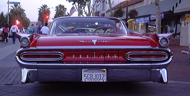 1959 pontiac bonneville rear