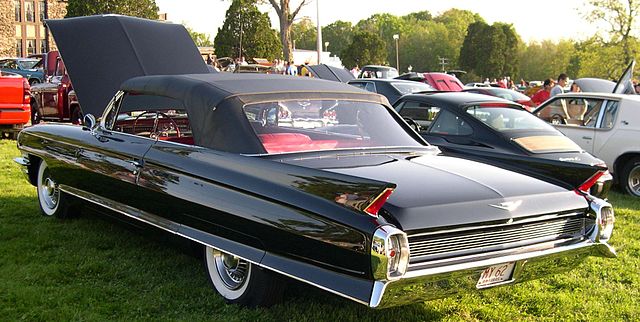 1962 cadillac series 62 convertible rear
