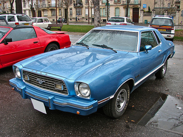 ford mustang II blue