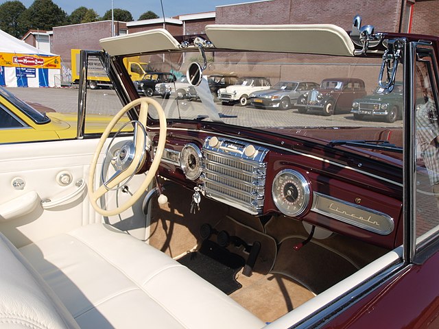 1942 lincoln continental cabriolet interior